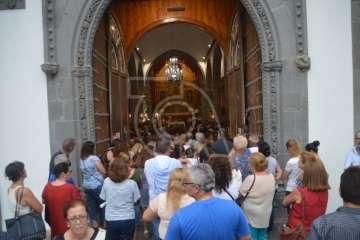 Oficios religiosos del mediodía y procesión del Santo Cristo de Telde (Foto TA)